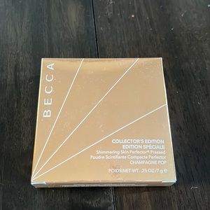 Becca Highlighter in Champagne Pop